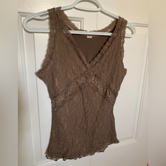 Vintage Y2K lace v-neck tank top - Picture 6 of 6
